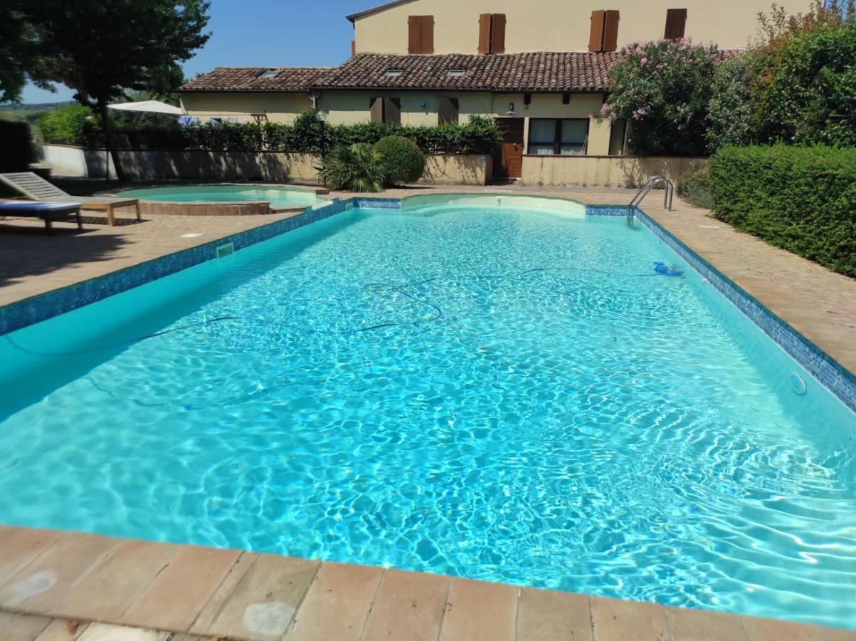 Tavullia Residence Gli Ulivi - Apt Valentino Pool & Parking المظهر الخارجي الصورة